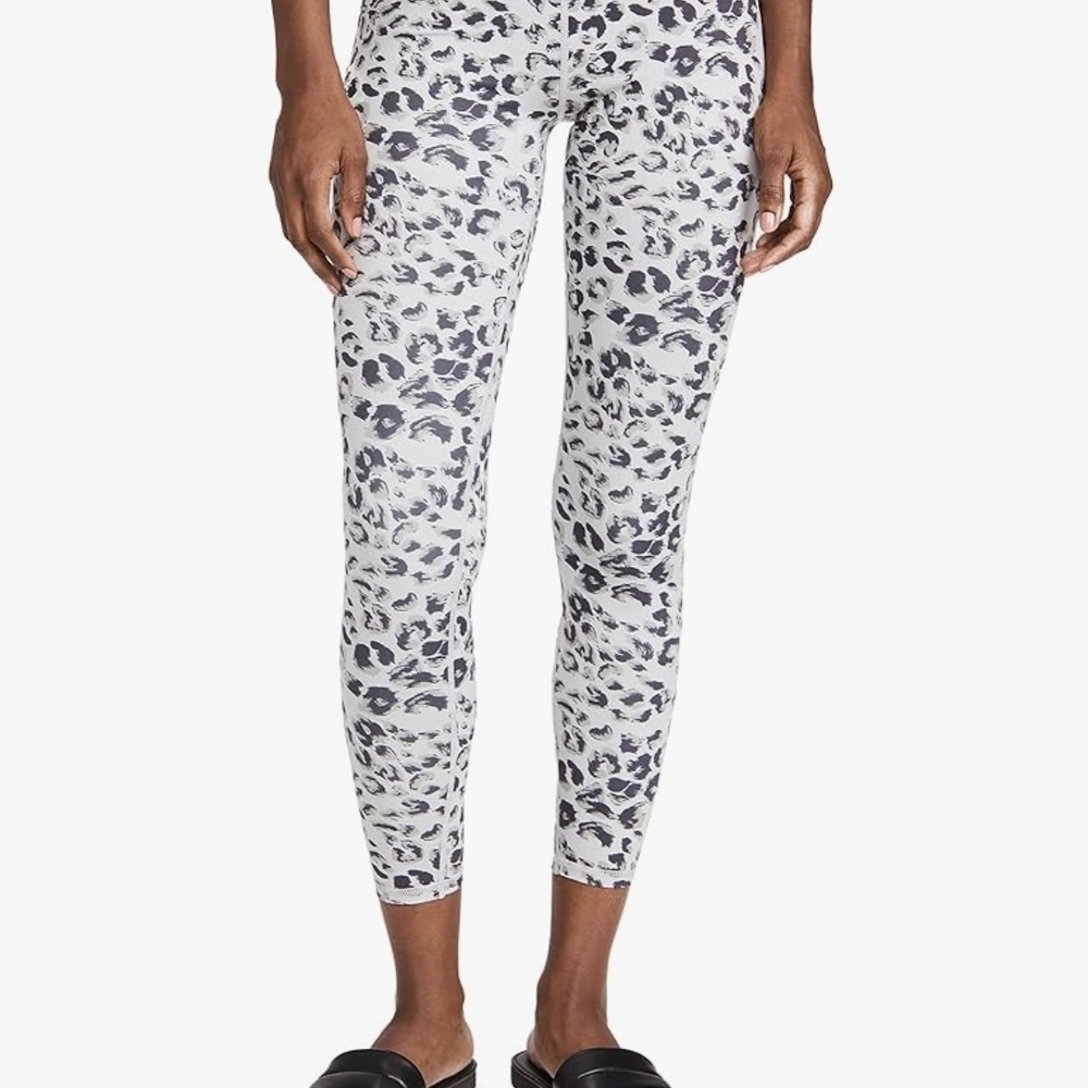Varley light grey cheetah print leggings size small, athletic wear